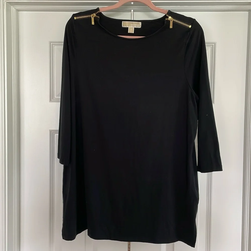 Michael Kors Black Top Must Have 💕 - Picture 1 of 8
